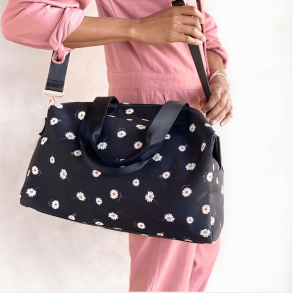 NWT Alice + Olivia Daisy Duffel Bag Stacey Bendet
